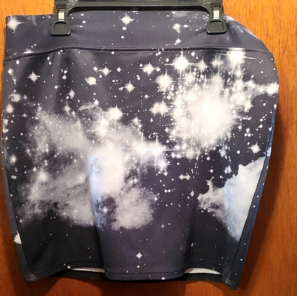 Hot Topic black galaxy mini skirt szL STUNNING! NWT - Picture 3 of 4